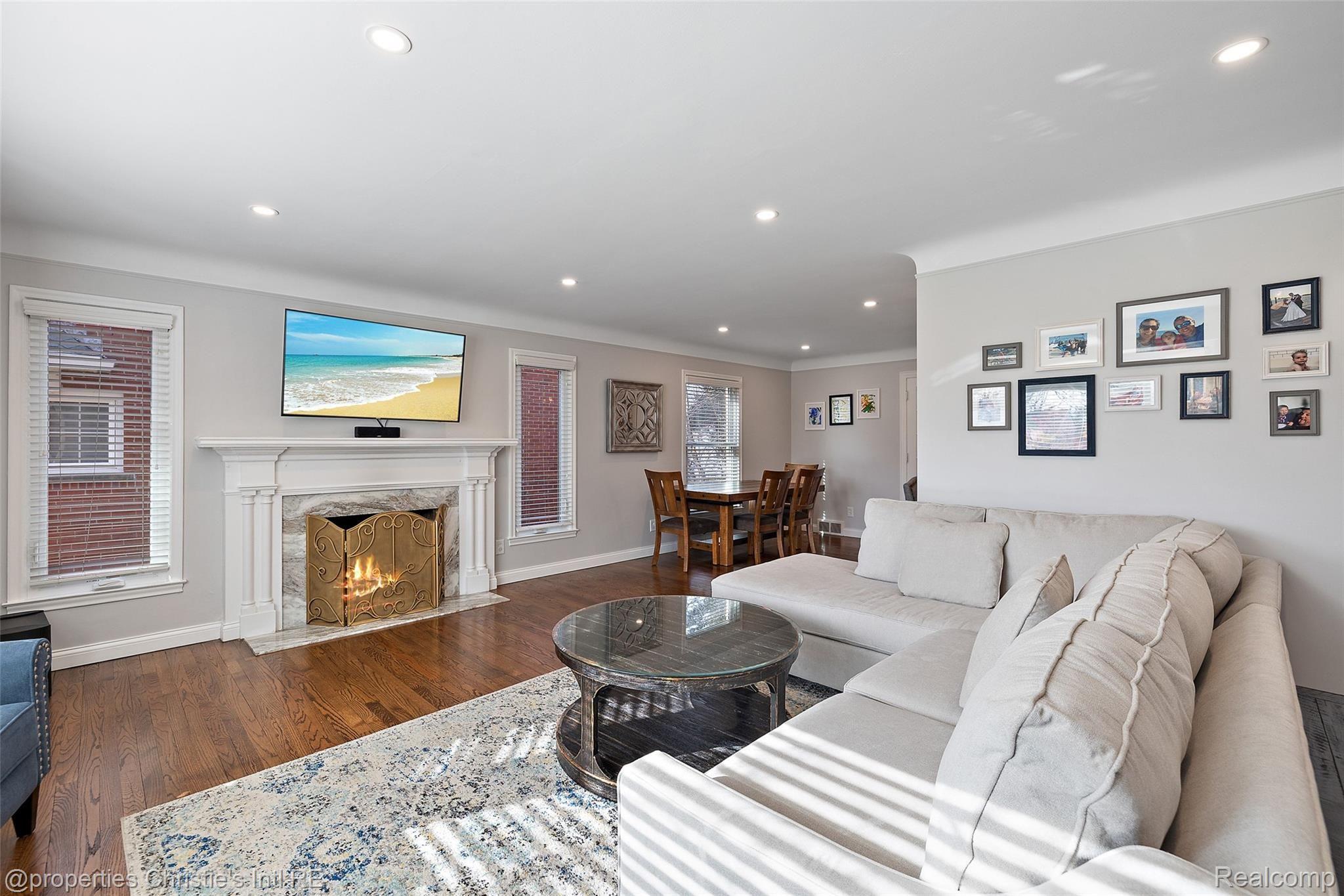 540 Shoreham Road Grosse Pointe, MI 48236 - Photo 9 of 44 540 Shoreham Rd-19.jpg