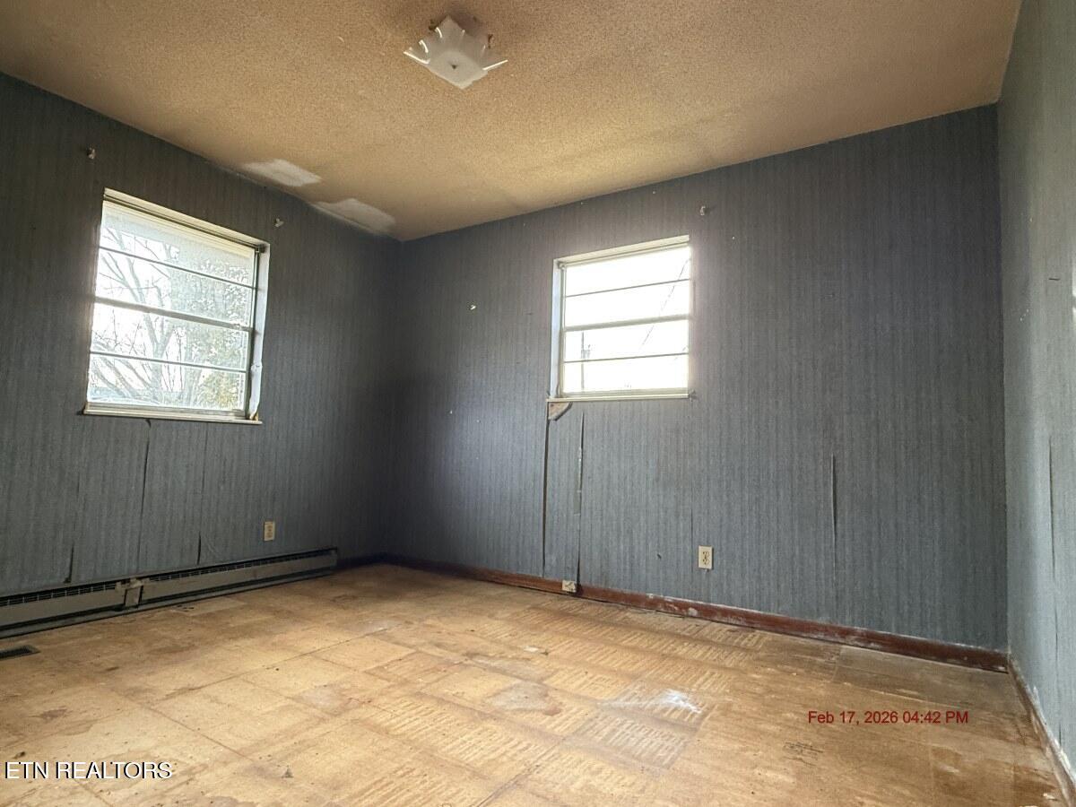 300 Lakeview Circle Bean Station, TN 37708 - Photo 13 of 22 Photo Feb 17 2026, 4 42 27 PM