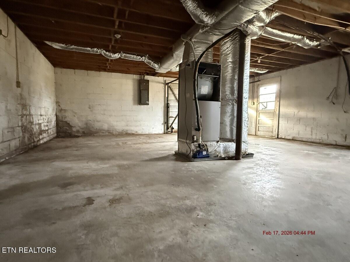 300 Lakeview Circle Bean Station, TN 37708 - Photo 19 of 22 Photo Feb 17 2026, 4 44 24 PM