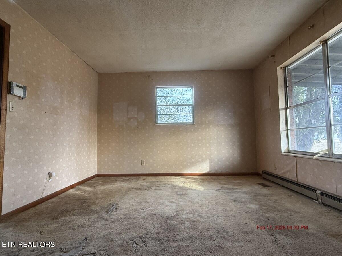 300 Lakeview Circle Bean Station, TN 37708 - Photo 6 of 22 Photo Feb 17 2026, 4 39 33 PM