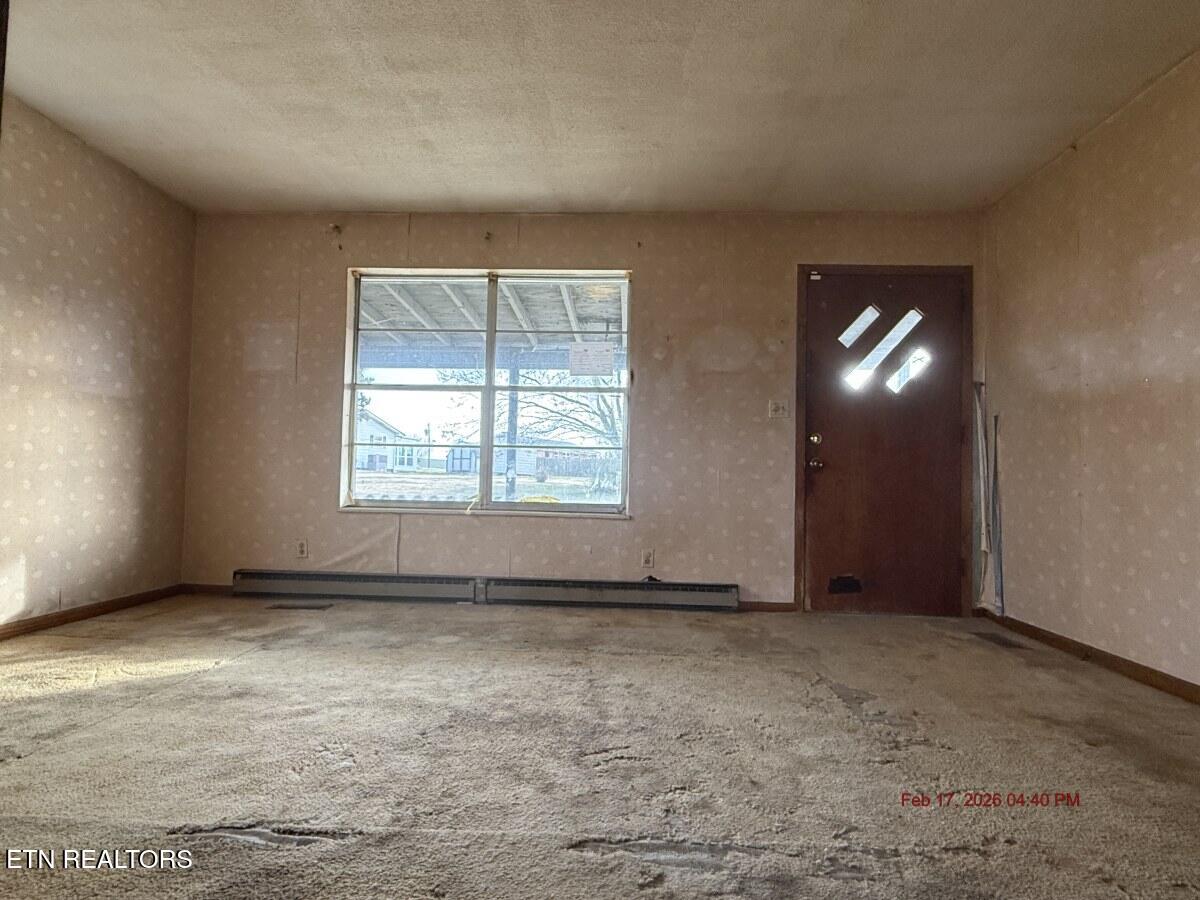 300 Lakeview Circle Bean Station, TN 37708 - Photo 7 of 22 Photo Feb 17 2026, 4 40 03 PM