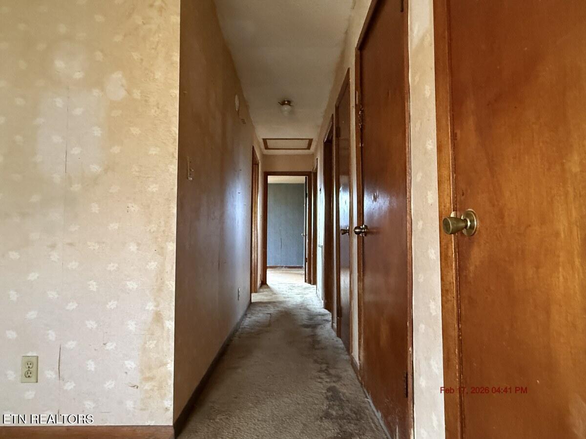 300 Lakeview Circle Bean Station, TN 37708 - Photo 8 of 22 Photo Feb 17 2026, 4 41 15 PM