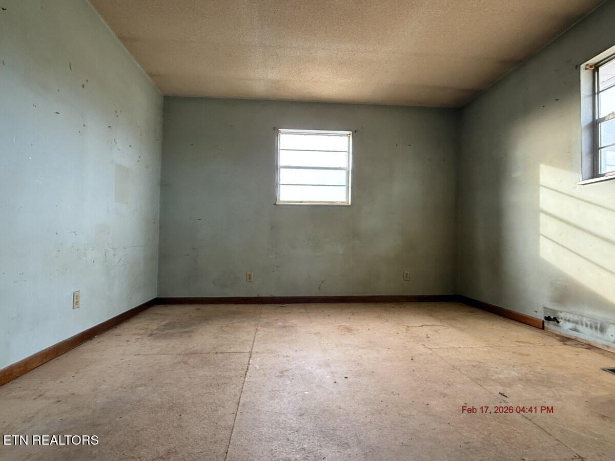 300 Lakeview Circle Bean Station, TN 37708 - Photo 9 of 22 Photo Feb 17 2026, 4 41 58 PM