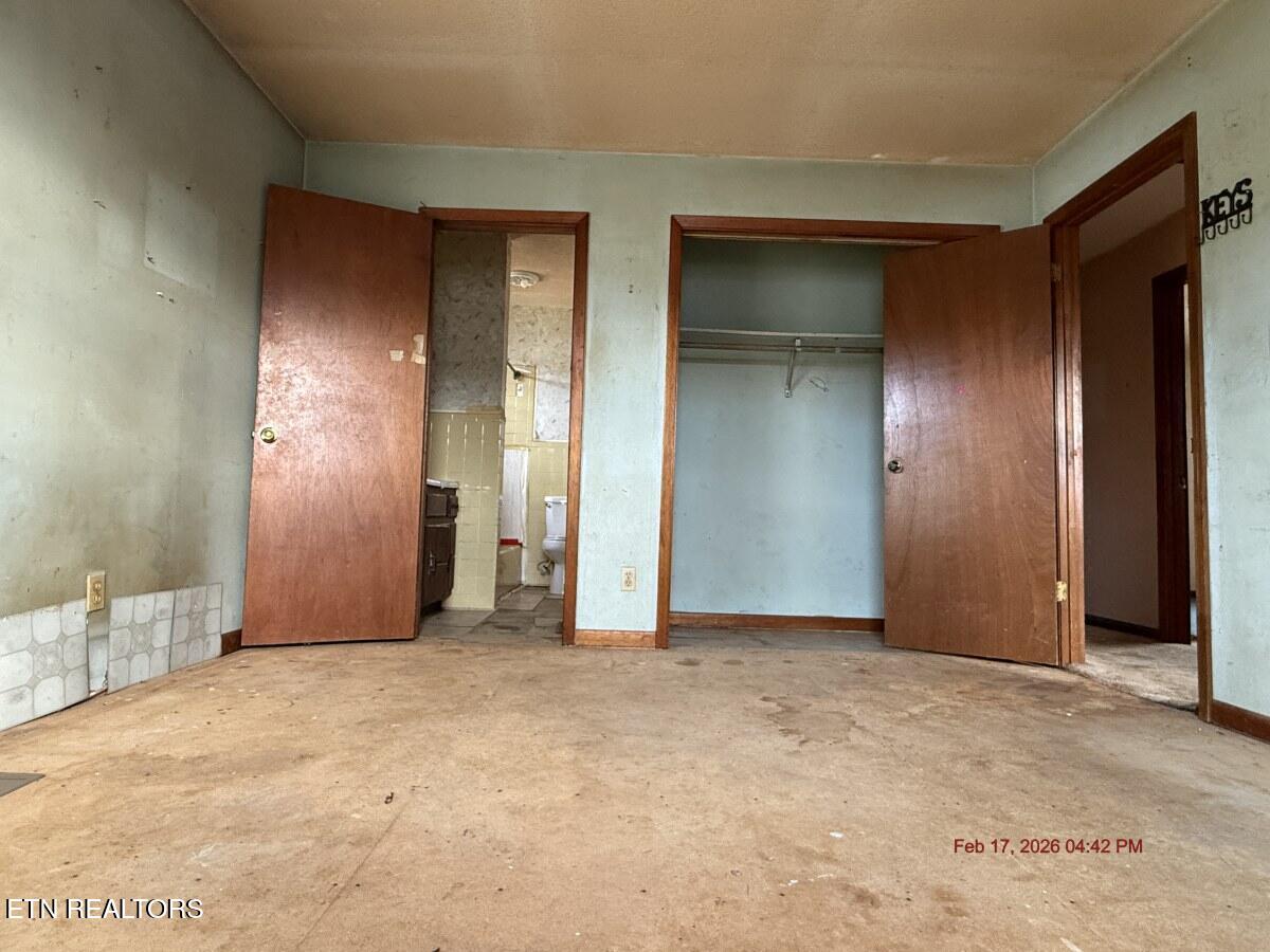 300 Lakeview Circle Bean Station, TN 37708 - Photo 10 of 22 Photo Feb 17 2026, 4 42 13 PM