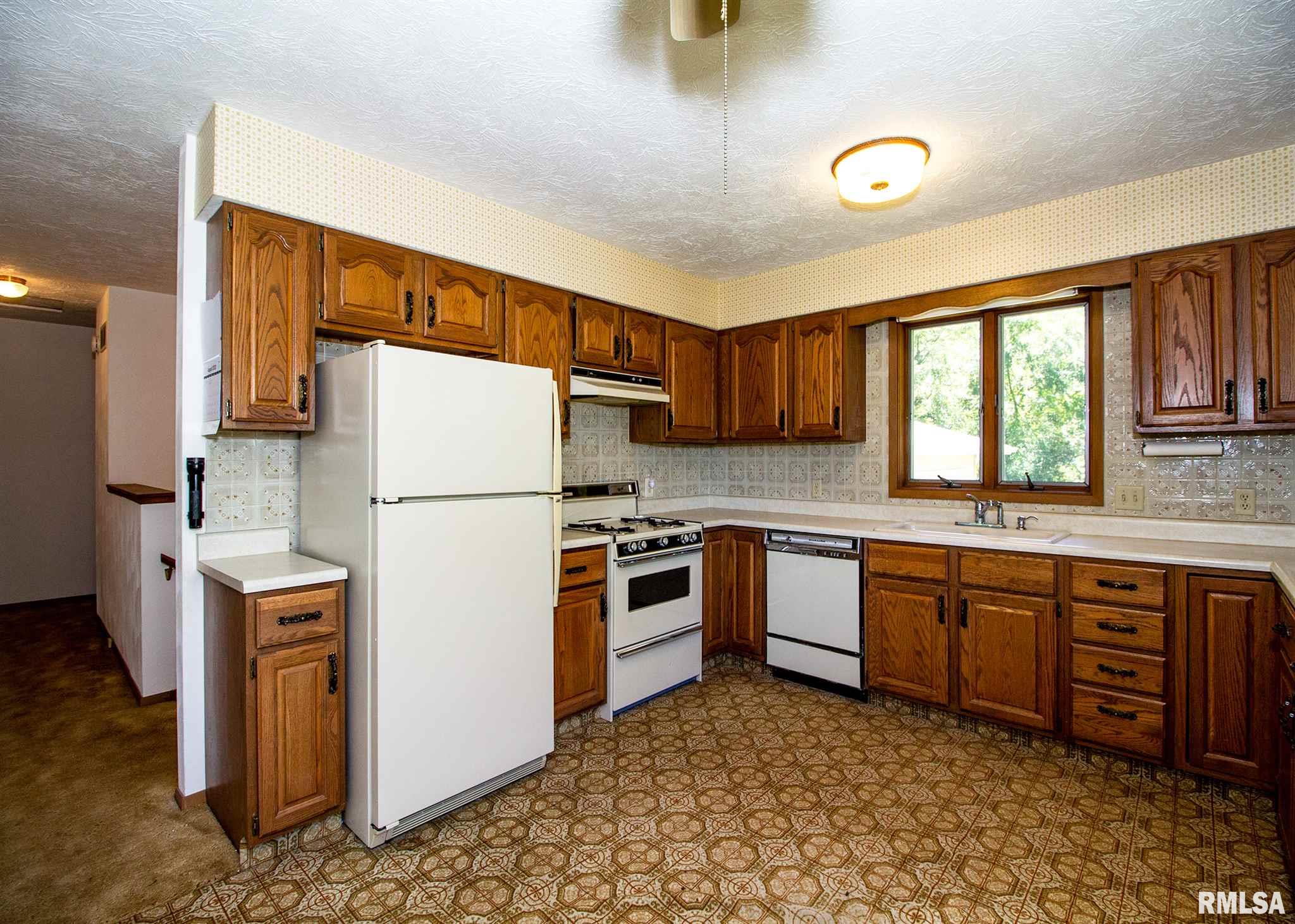 14814 78th Avenue West Taylor Ridge, IL 61284 - Photo 11 of 40 Gallery Image 11