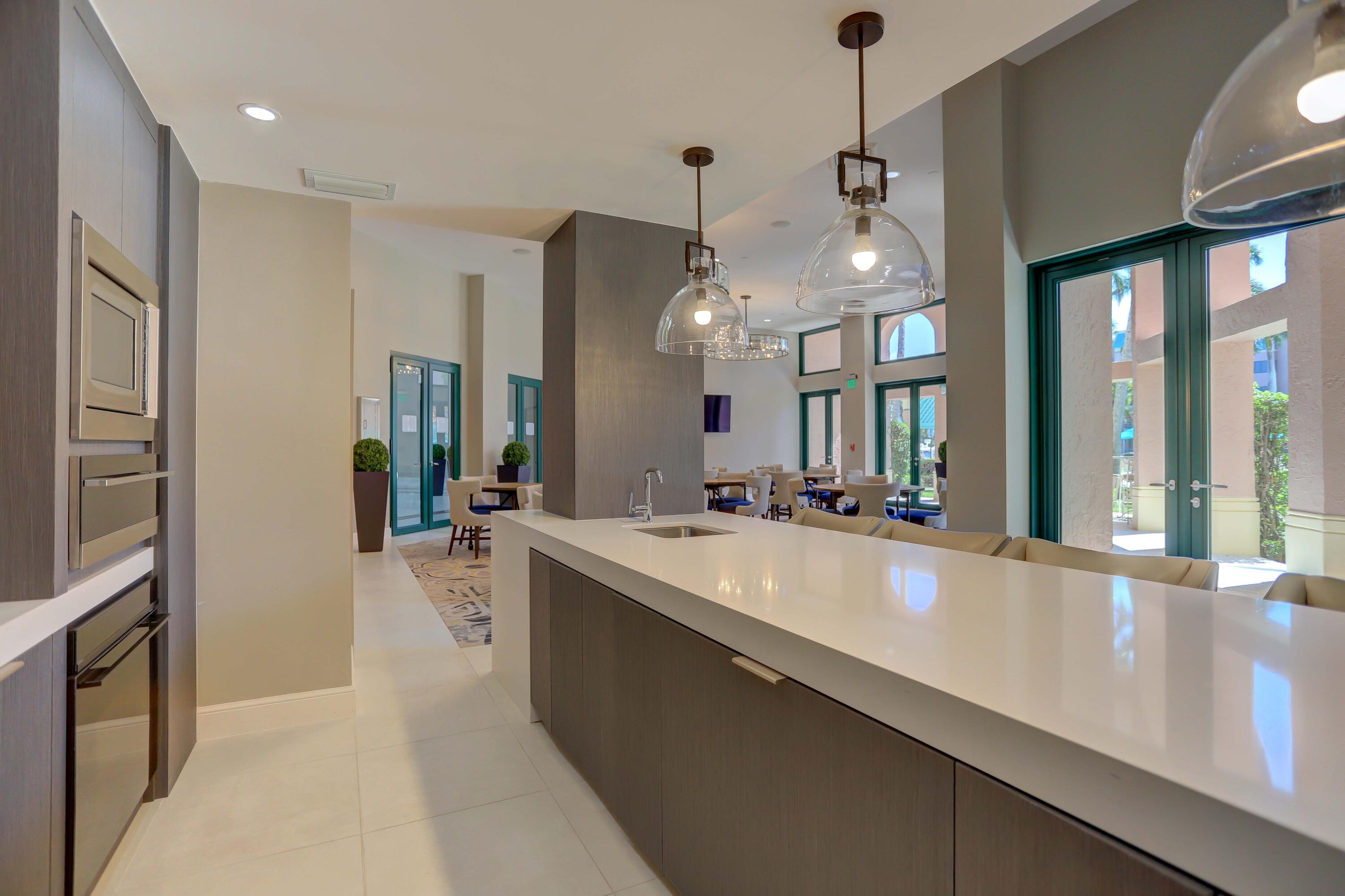 100 Southeast 5th Avenue, Unit PH2 Boca Raton, FL 33432 - Photo 12 of 60 Kitchen