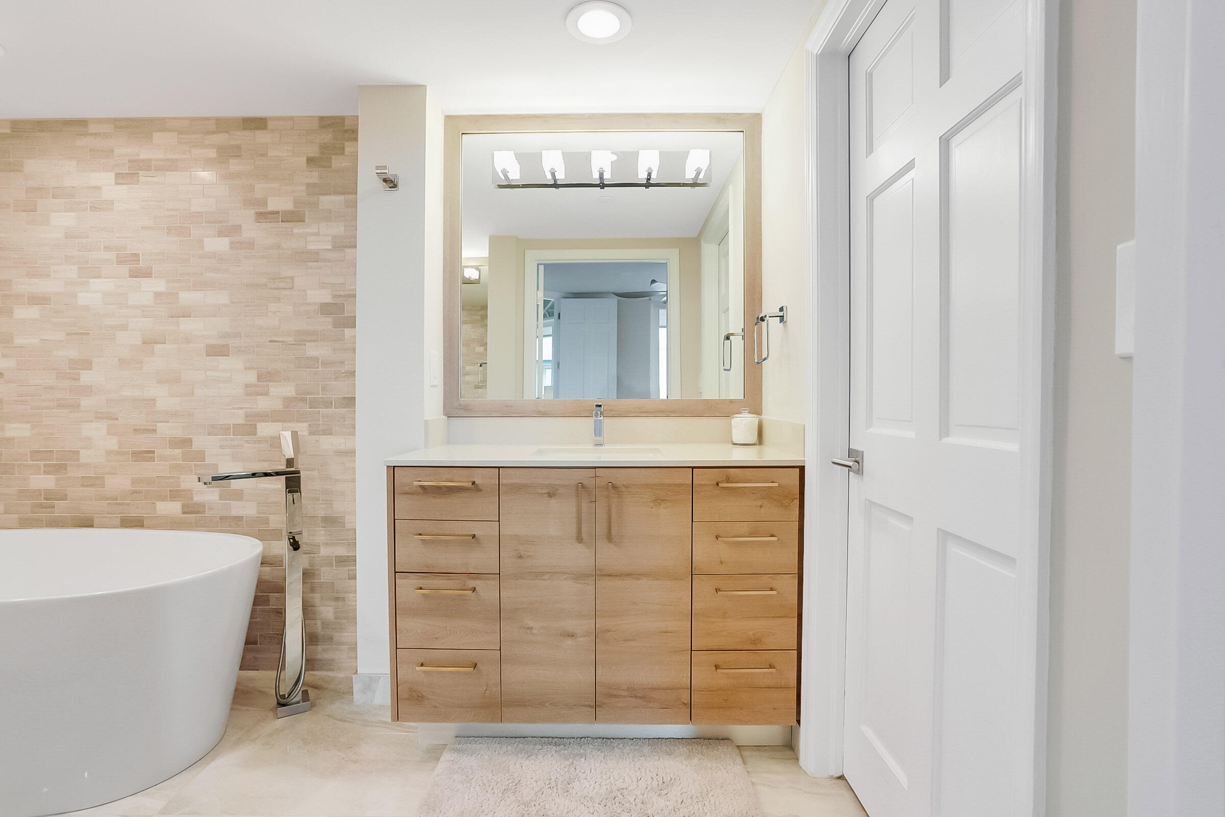 100 Southeast 5th Avenue, Unit PH2 Boca Raton, FL 33432 - Photo 21 of 60 Master Bathroom