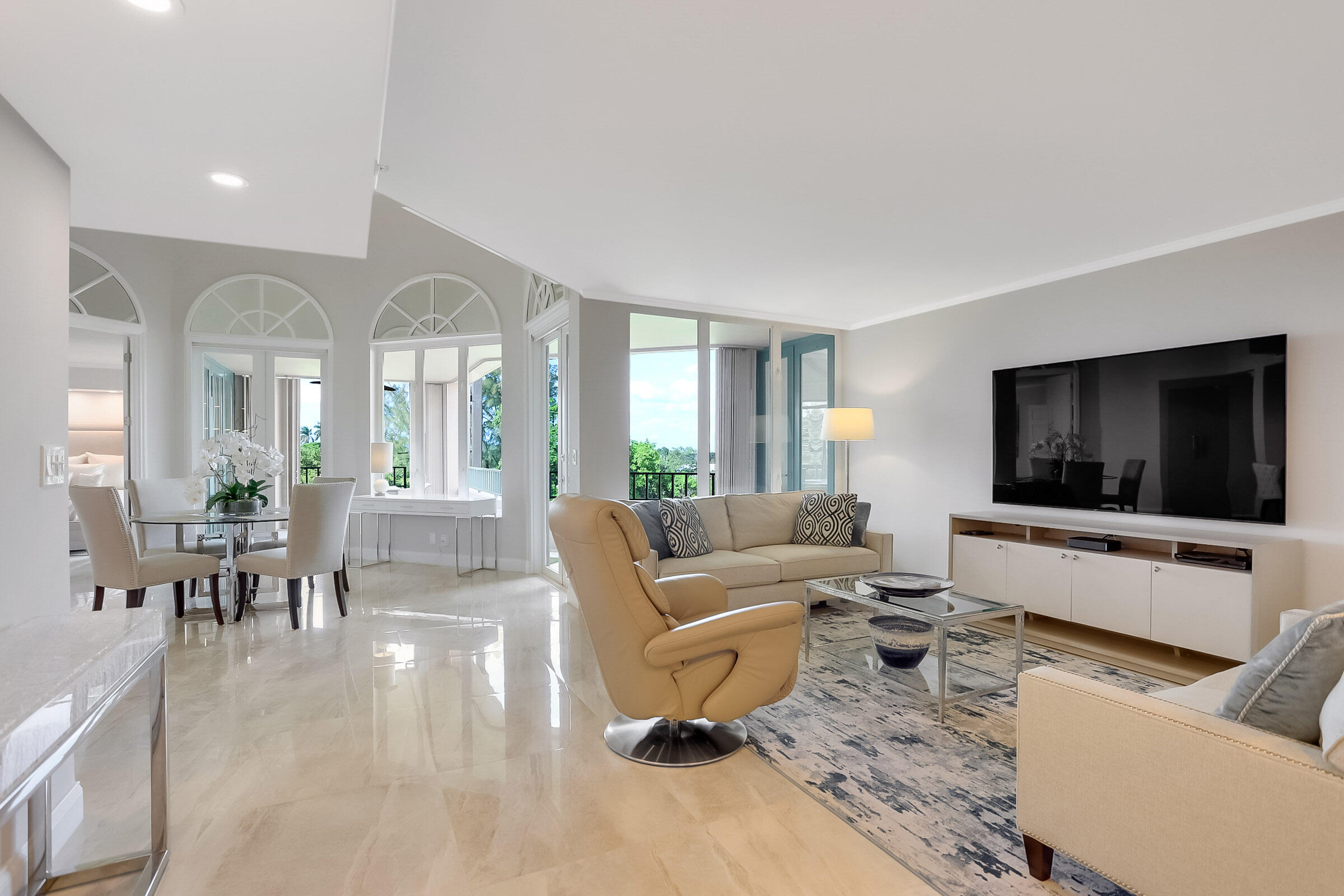 100 Southeast 5th Avenue, Unit PH2 Boca Raton, FL 33432 - Photo 3 of 60 Living Room