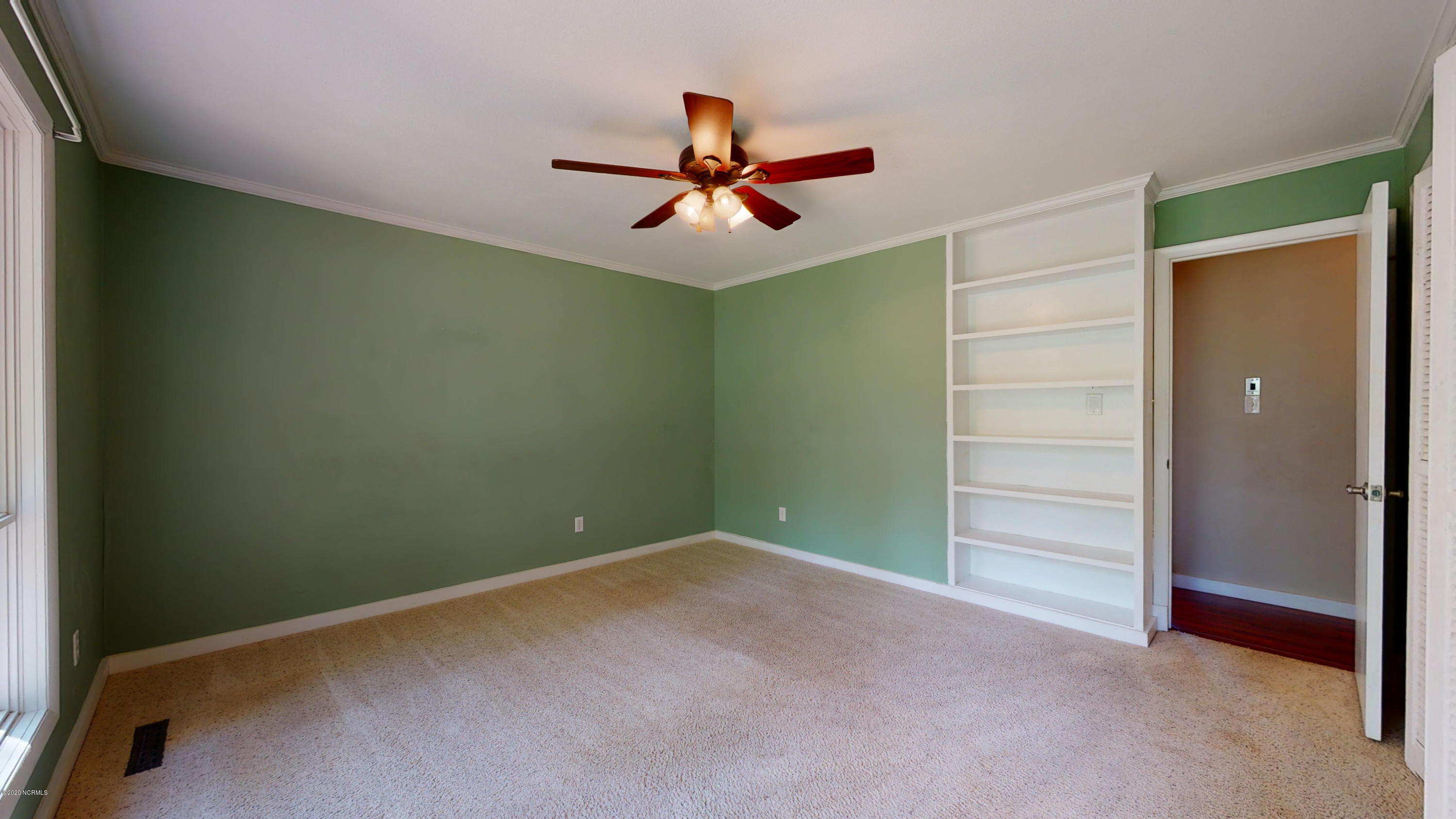 212 Ridgewood Lane Washington, NC 27889 - Photo 16 of 34 Master Bedroom