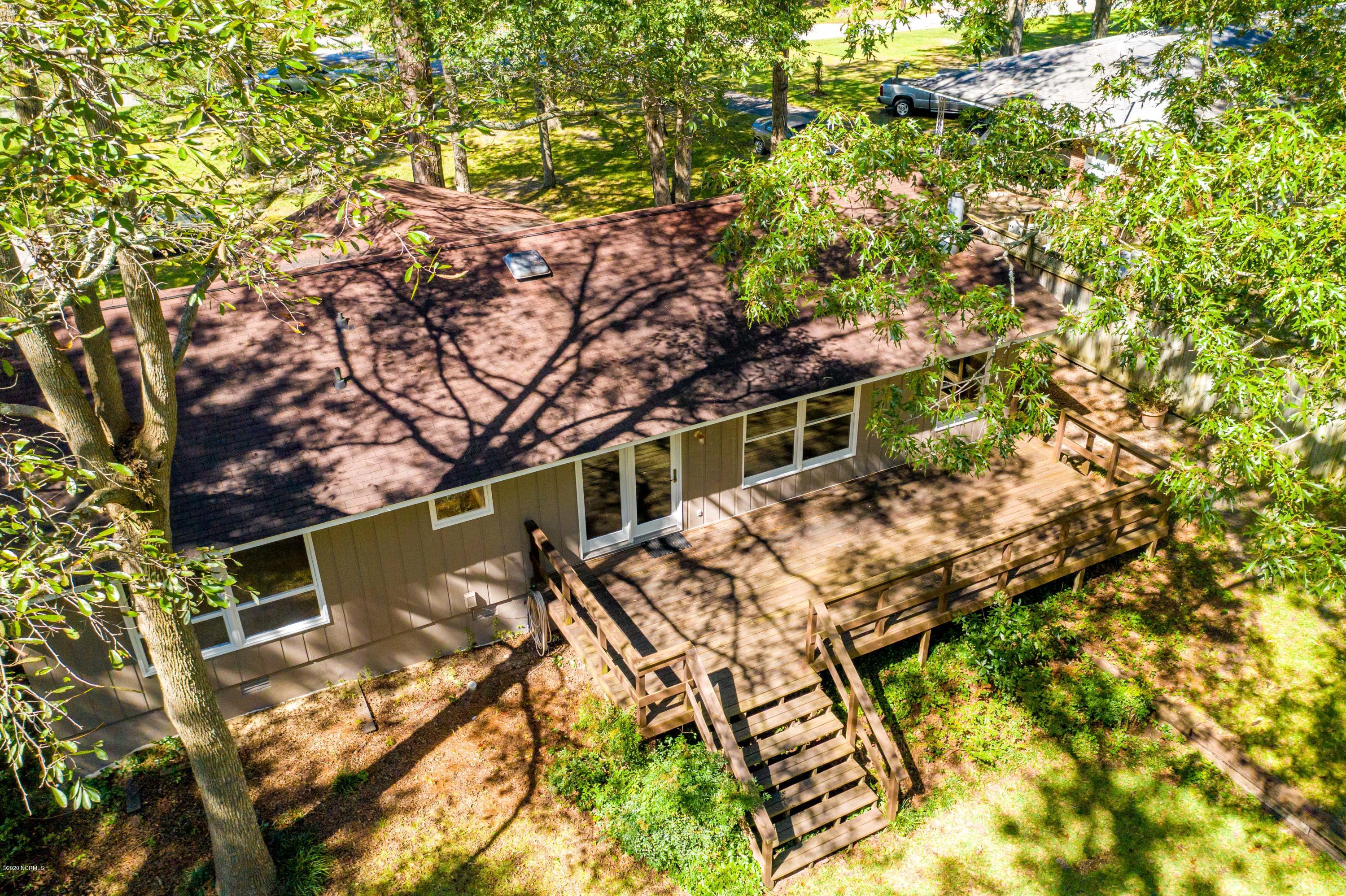 212 Ridgewood Lane Washington, NC 27889 - Photo 2 of 34 Large deck
