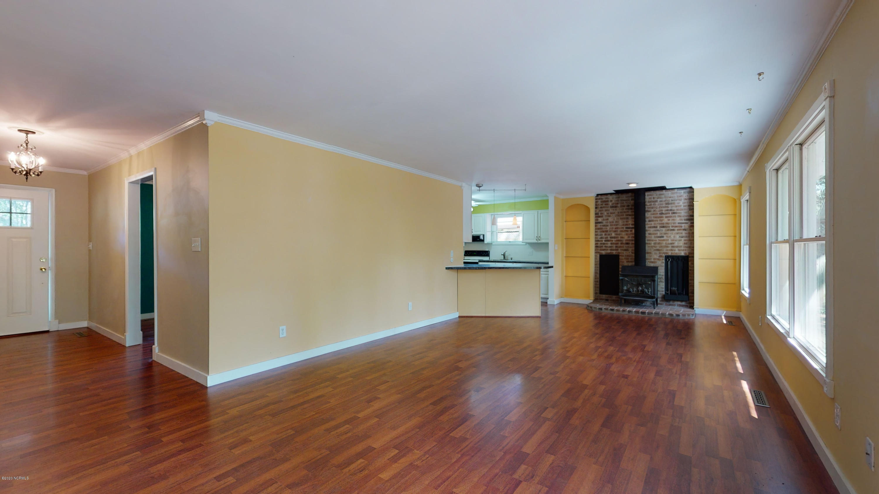 212 Ridgewood Lane Washington, NC 27889 - Photo 4 of 34 Large Living room