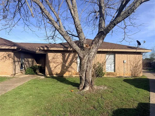 $1,750 | 4103 Altamesa Boulevard, Fort Worth, TX 76133