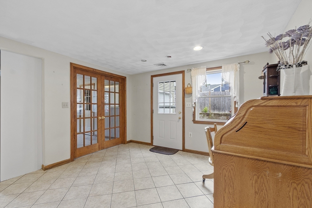 5 Elizabeth Road Billerica, MA 01821 - Photo 14 of 41