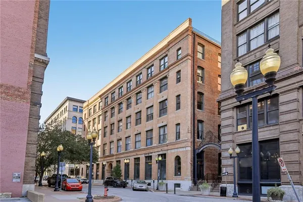 $175,000 | 308 West 8th Street, Unit 509, Kansas City, MO 64105