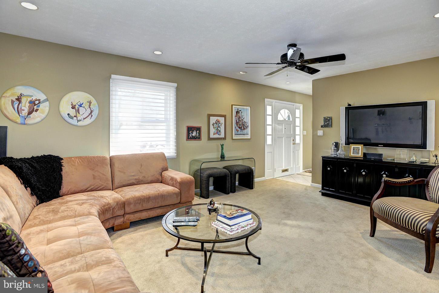 918 West Nolcrest Drive Silver Spring, MD 20903 - Photo 4 of 27 Living Room