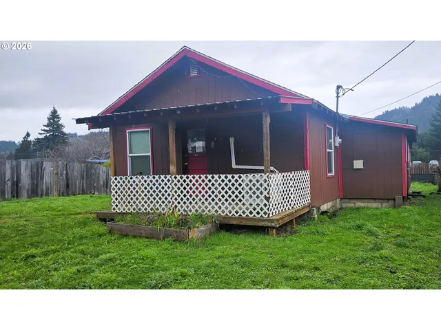 $179,900 | 930 C Avenue, Powers, OR 97466