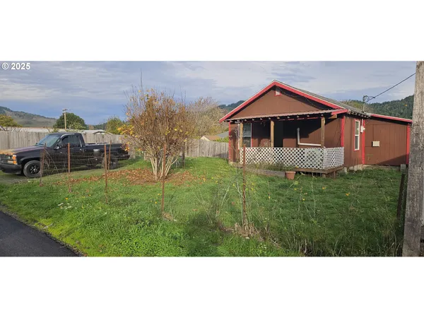 $159,900 | 930 C Avenue, Powers, OR 97466