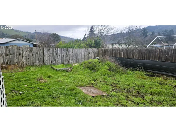 $159,900 | 930 C Avenue, Powers, OR 97466