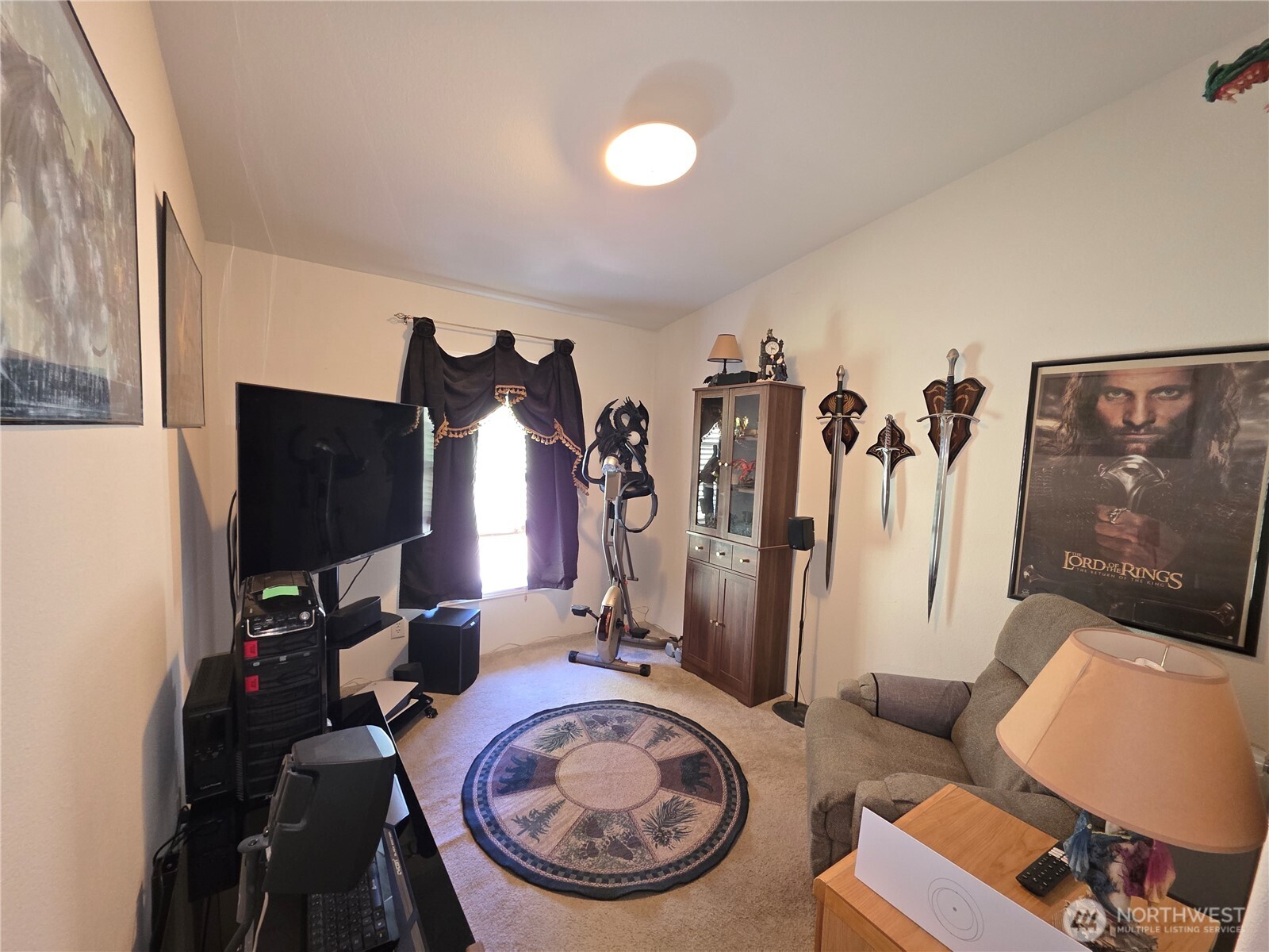 393 Summer Road Tonasket, WA 98855 - Photo 7 of 37 a view of a room with gym equipment