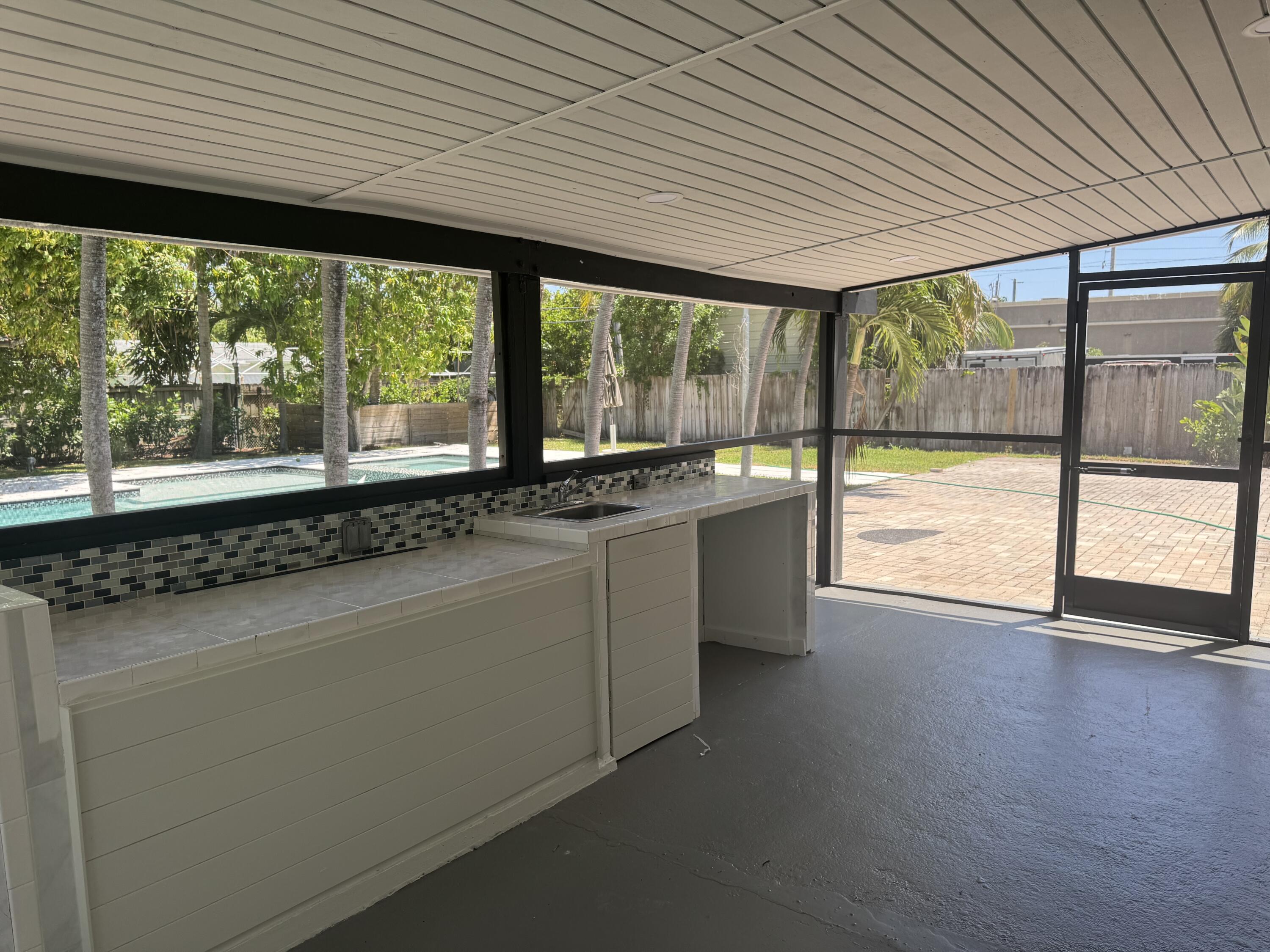 387 Enfield Street Boca Raton, FL 33487 - Photo 17 of 37