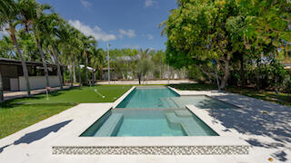 387 Enfield Street Boca Raton, FL 33487 - Photo 19 of 37 a view of an outdoor space