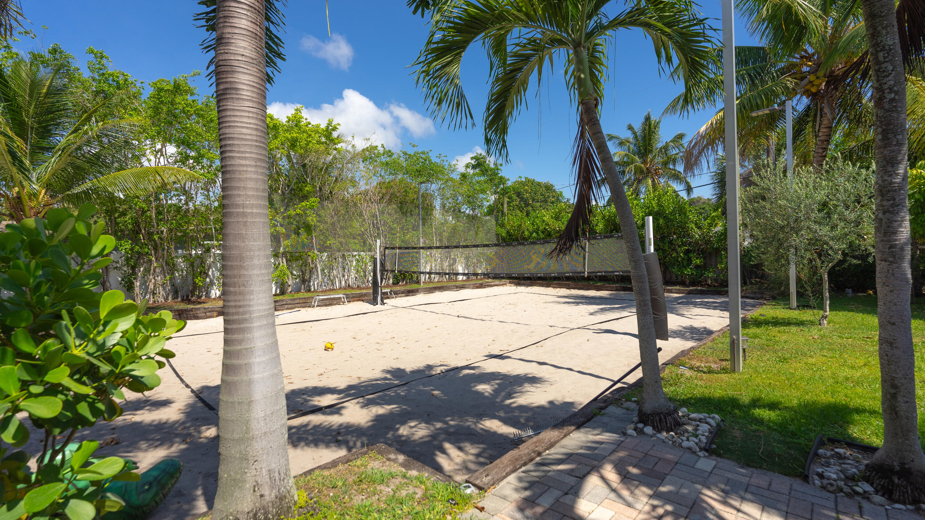 387 Enfield Street Boca Raton, FL 33487 - Photo 24 of 37 a view of a backyard