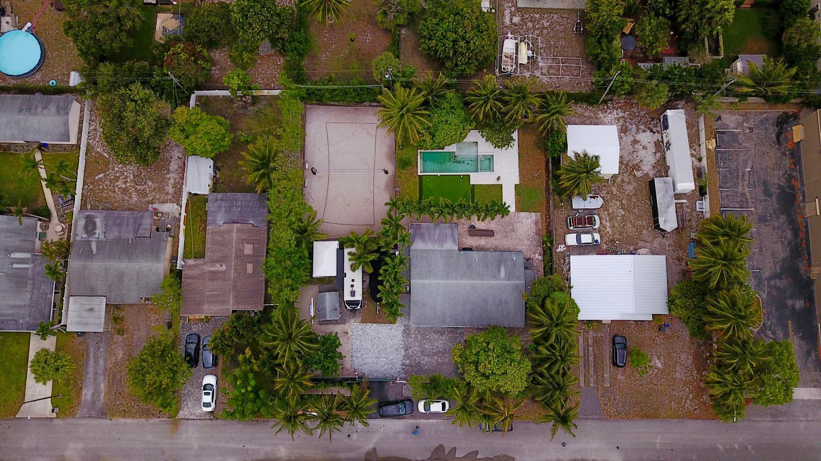 387 Enfield Street Boca Raton, FL 33487 - Photo 35 of 37 an aerial view of multiple house