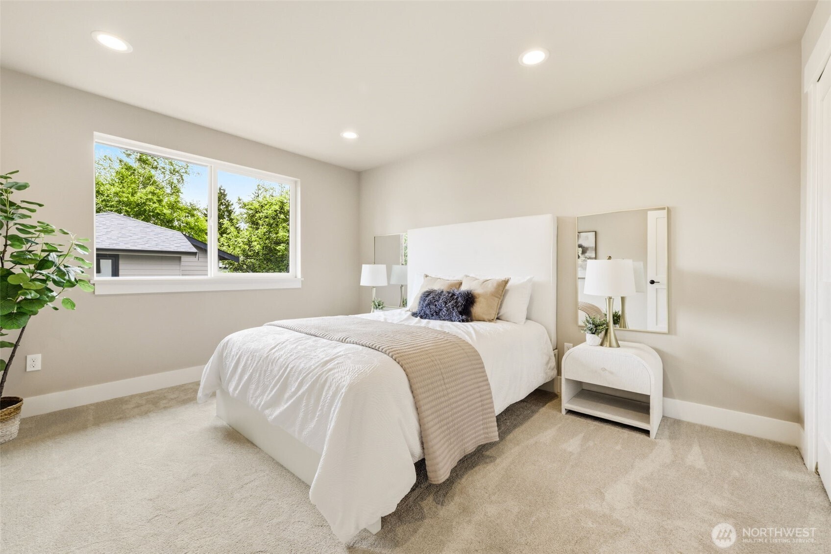 10202 44th Avenue Southwest Seattle, WA 98146 - Photo 24 of 35