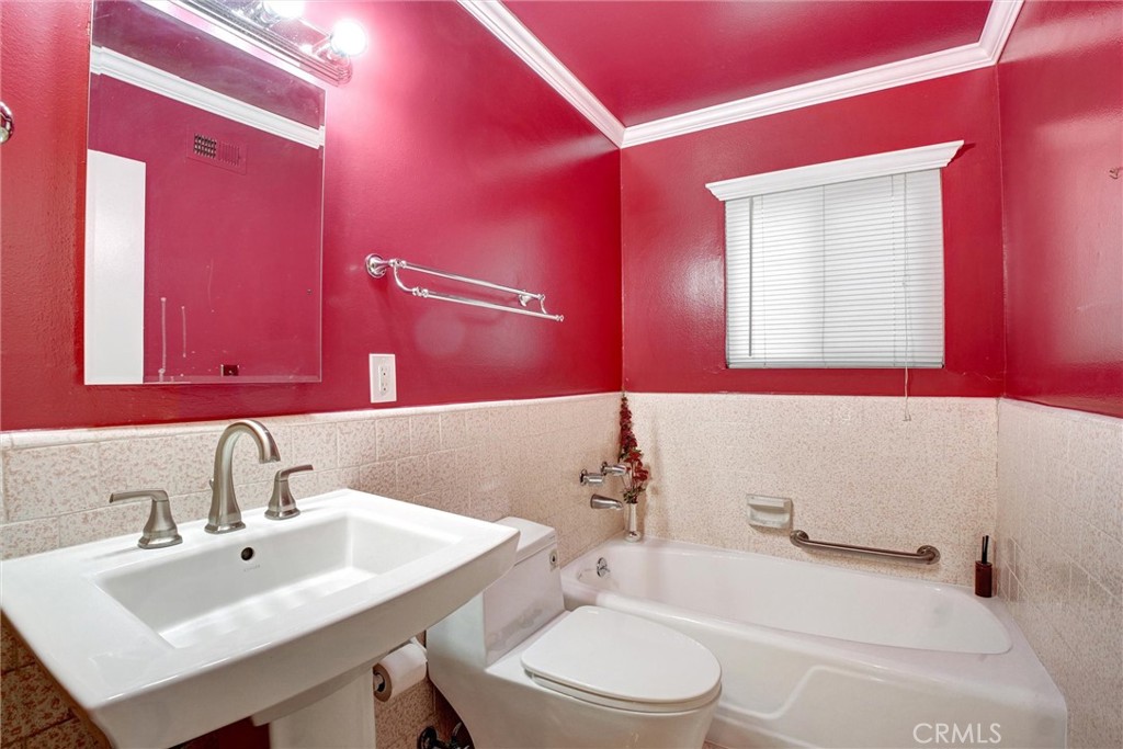 17230 Bonham Avenue Carson, CA 90746 - Photo 14 of 25