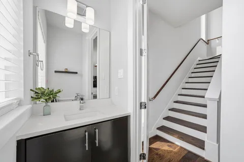 $430,000 | 3303 Baron Street, Houston, TX 77020