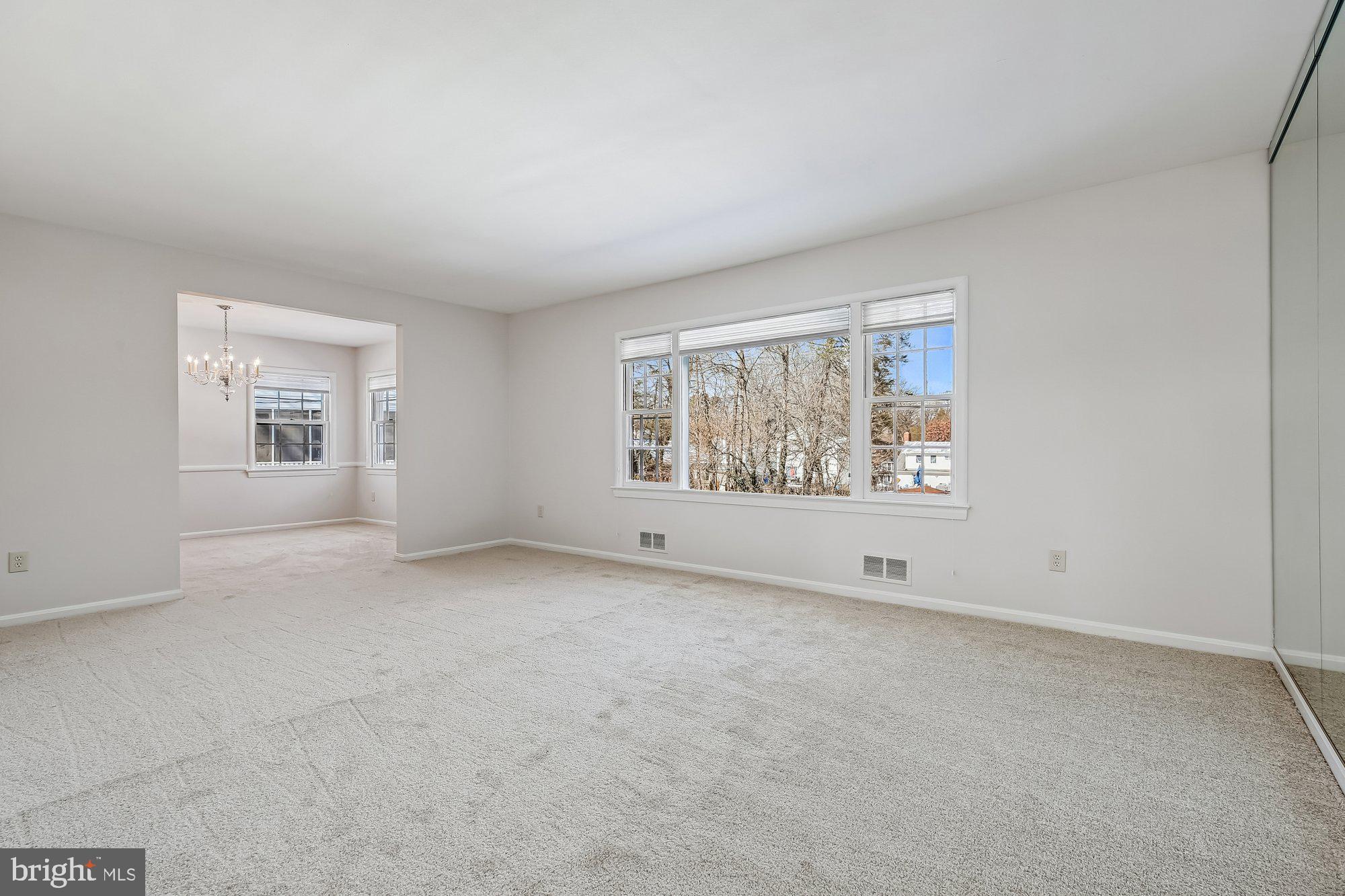 606 Winhall Way Silver Spring, MD 20904 - Photo 23 of 77 Living Room