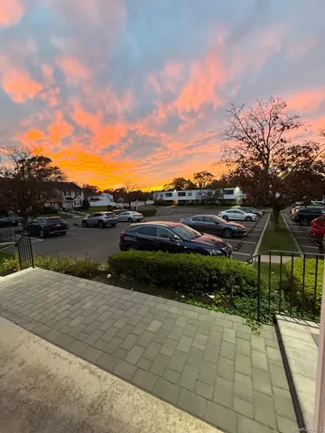 $625,000 | 128 Santa Barbara Drive, Unit 128, Plainview, NY 11803