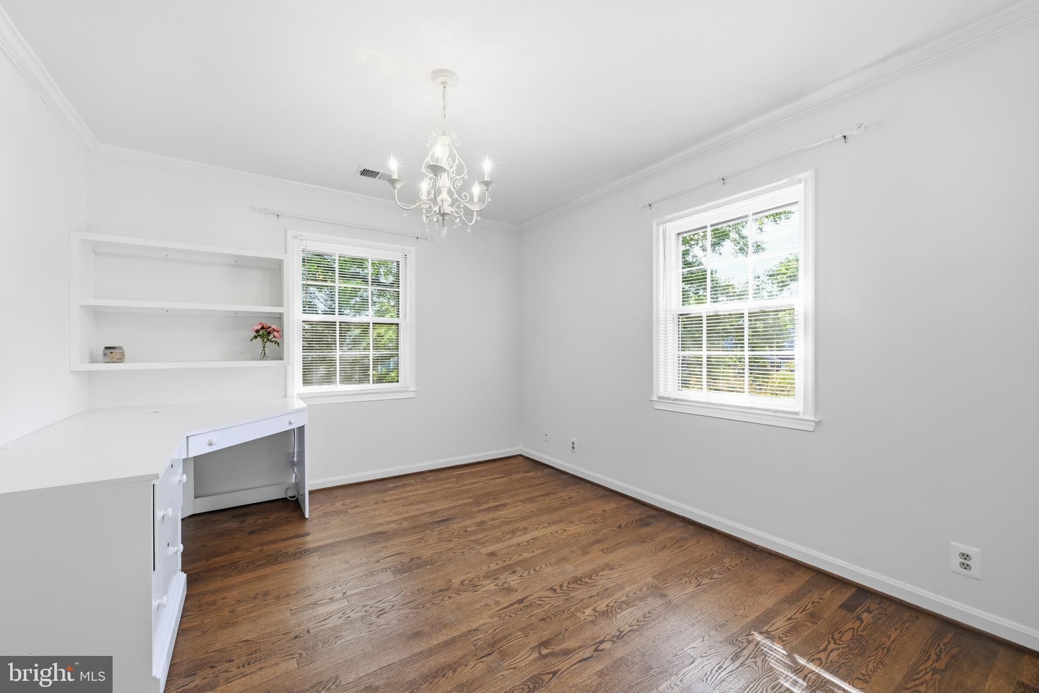 2311 North Glebe Road Arlington, VA 22207 - Photo 22 of 33 Upper bedroom 3 with built ins