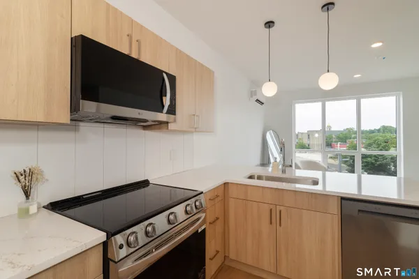 $3,895 | 19 Elm Street, Unit 410, New Haven, CT 06510
