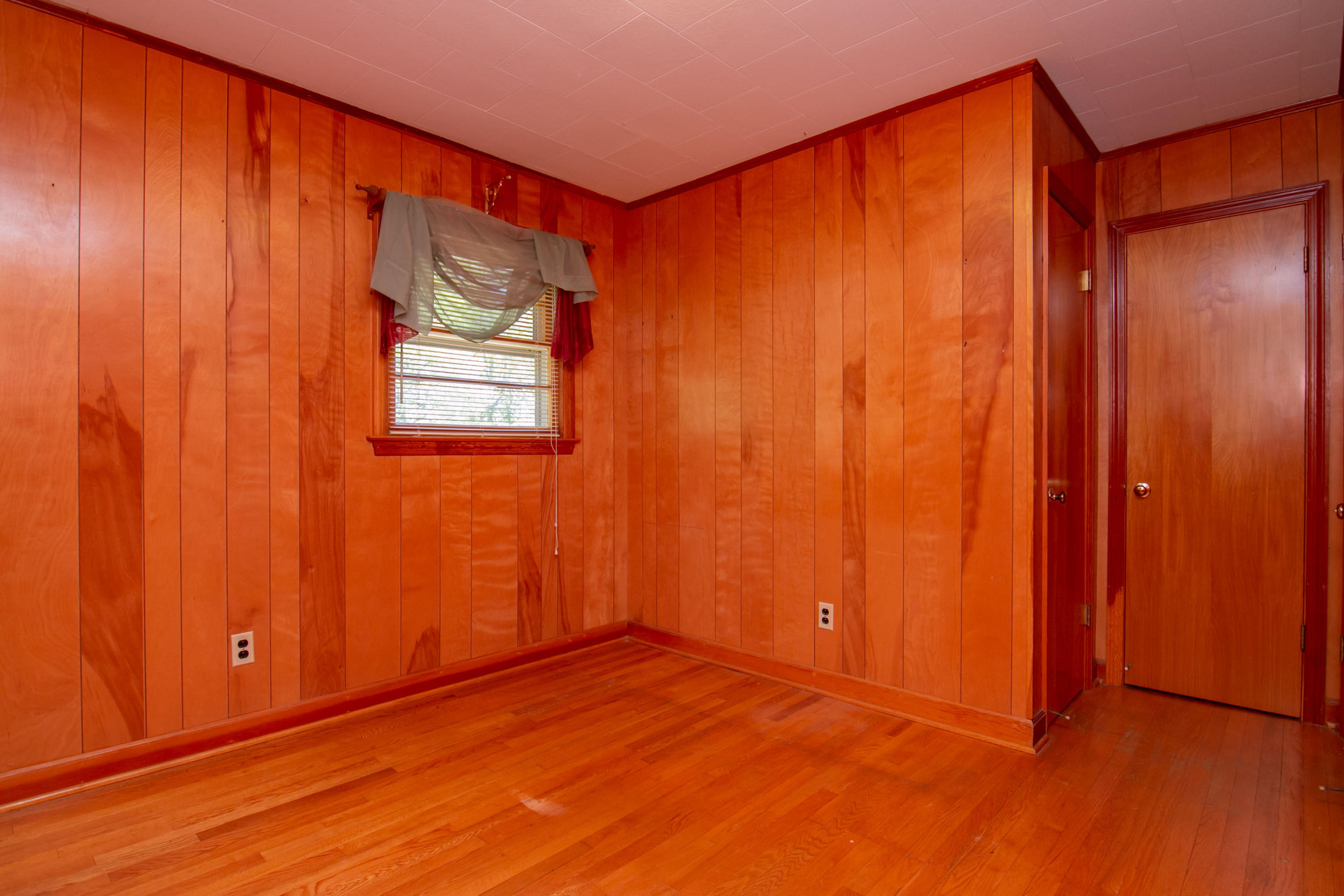 3256 Sago Road Callands, VA 24530 - Photo 22 of 59 an empty room with windows