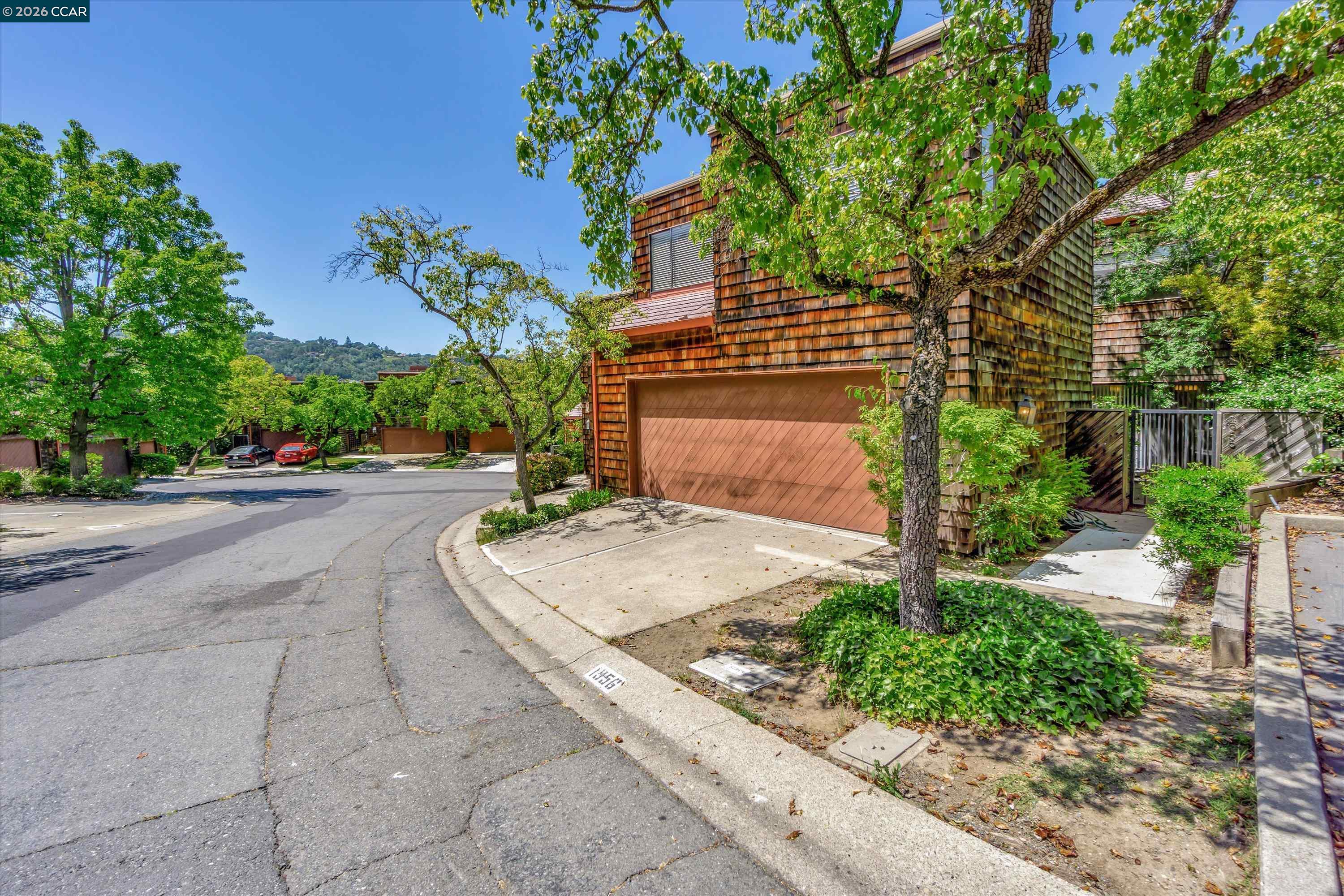 1956 Fair Ridge Court Walnut Creek, CA 94597 - Photo 3 of 65
