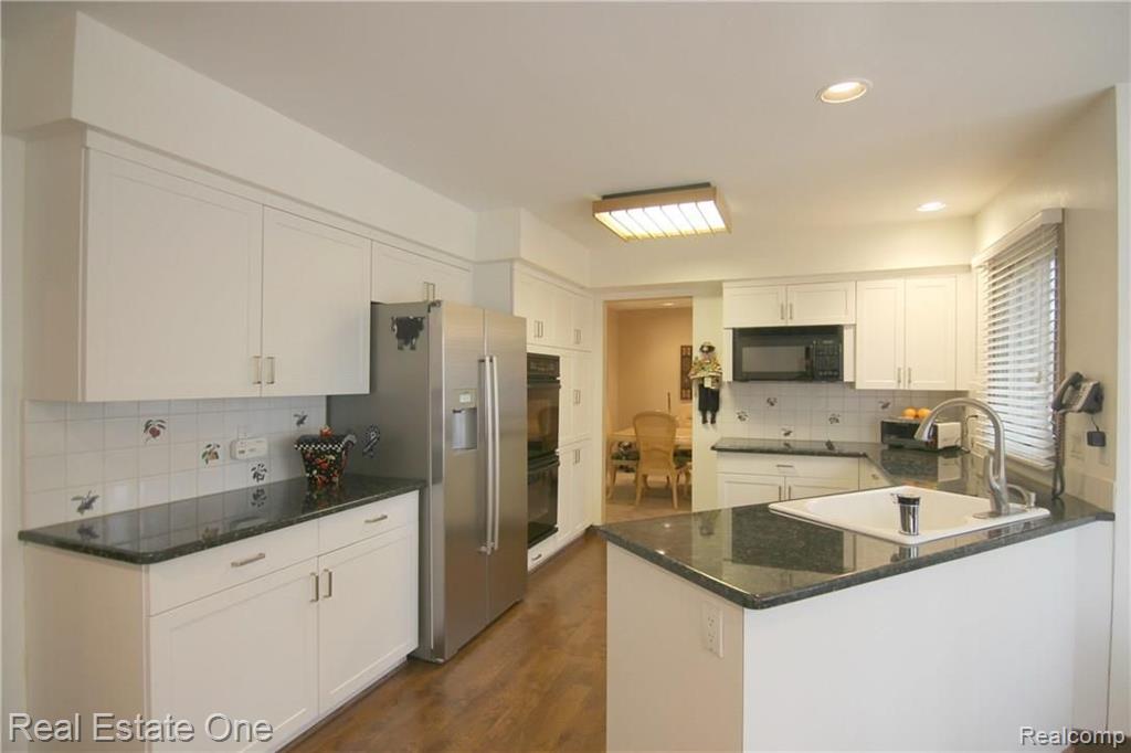30215 High Valley Road Farmington Hills, MI 48331 - Photo 13 of 30