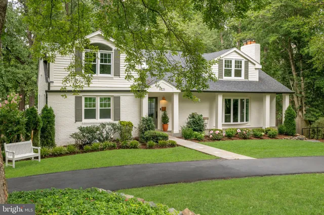 $1,995,000 | 9225 Laurel Oak Drive, Bethesda, MD 20817
