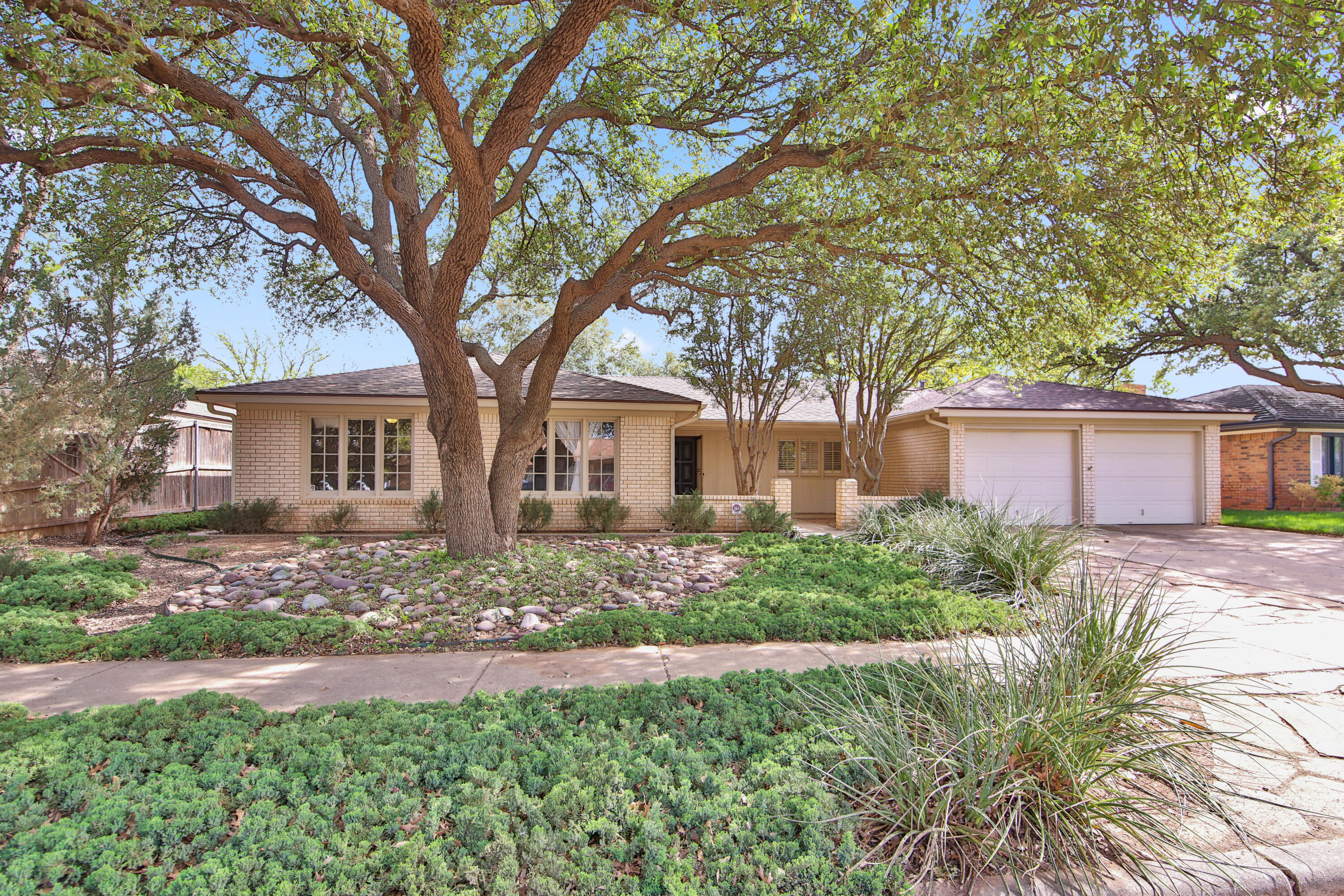 5721 80th Street Lubbock, TX 79424 - Photo 2 of 41 Front of Home