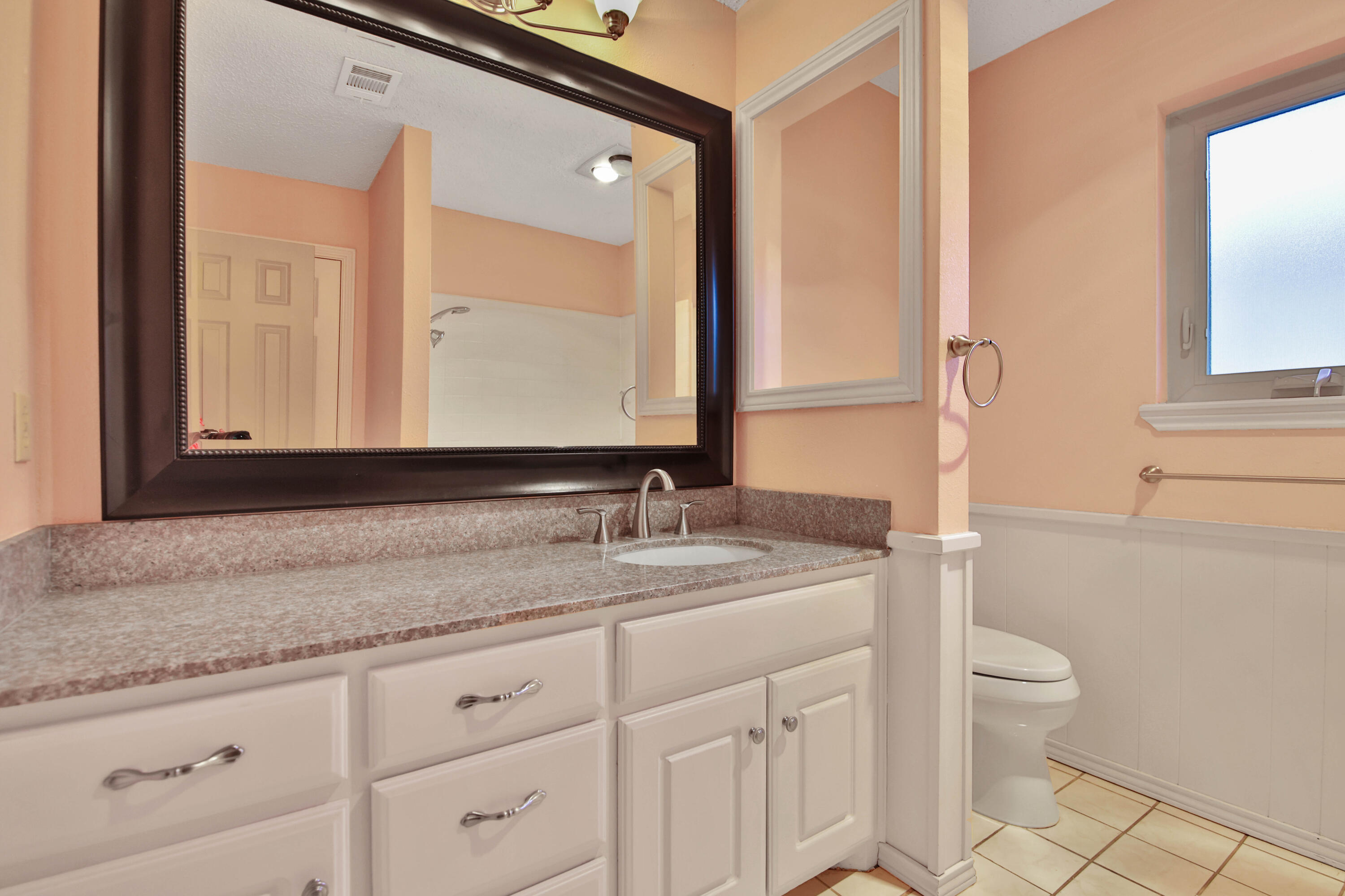 5721 80th Street Lubbock, TX 79424 - Photo 27 of 41 Hall Bathroom