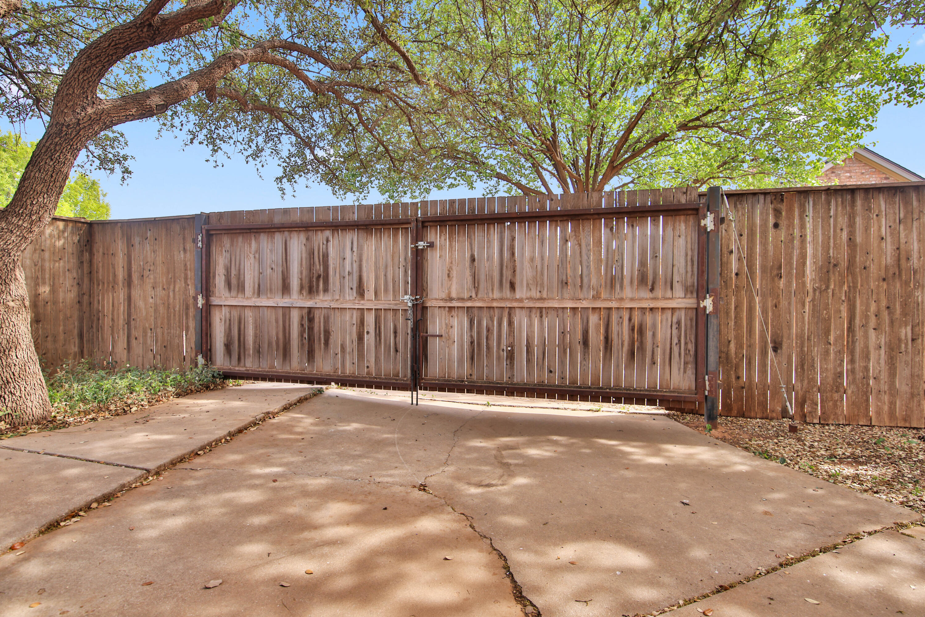 5721 80th Street Lubbock, TX 79424 - Photo 38 of 41 Extra Wide Gate from the Alley!