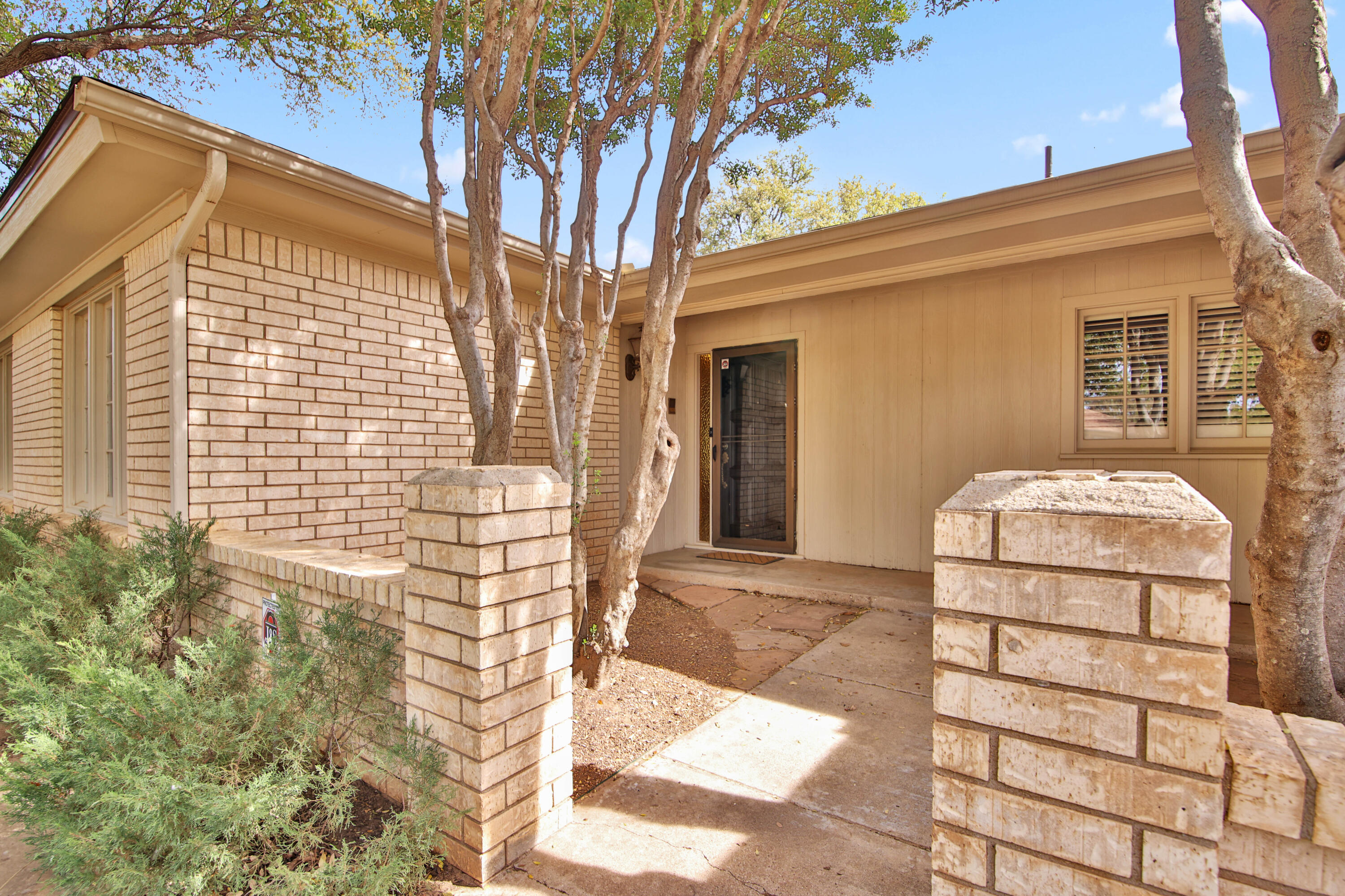 5721 80th Street Lubbock, TX 79424 - Photo 4 of 41 Front of Home