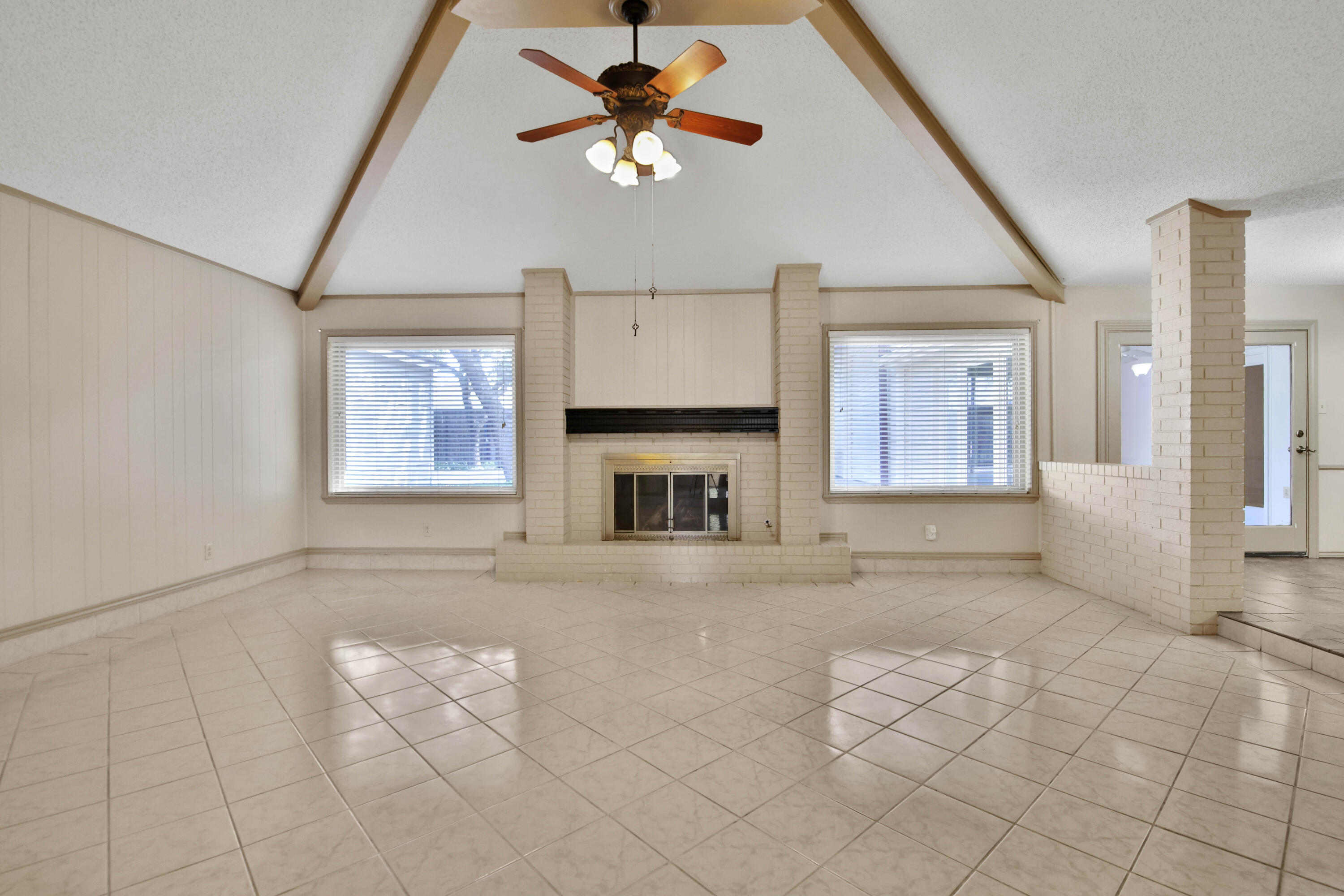 5721 80th Street Lubbock, TX 79424 - Photo 5 of 41 Huge Living Room