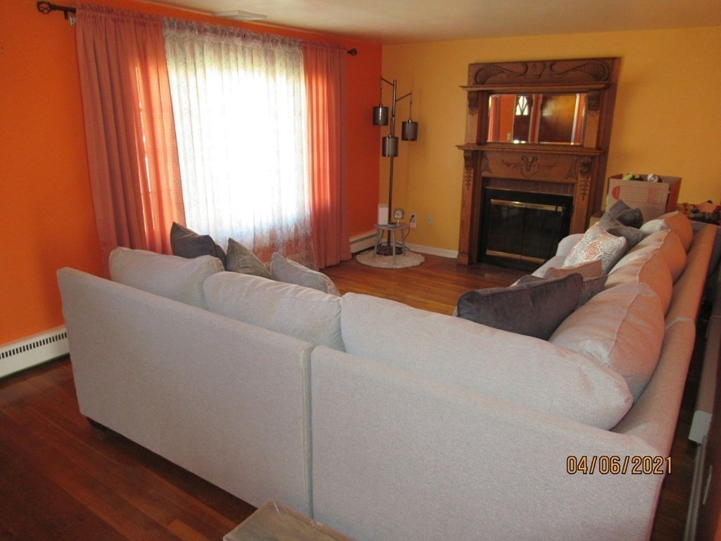 28 Glencoe Street Springfield, MA 01104 - Photo 12 of 38 Gallery Image 12