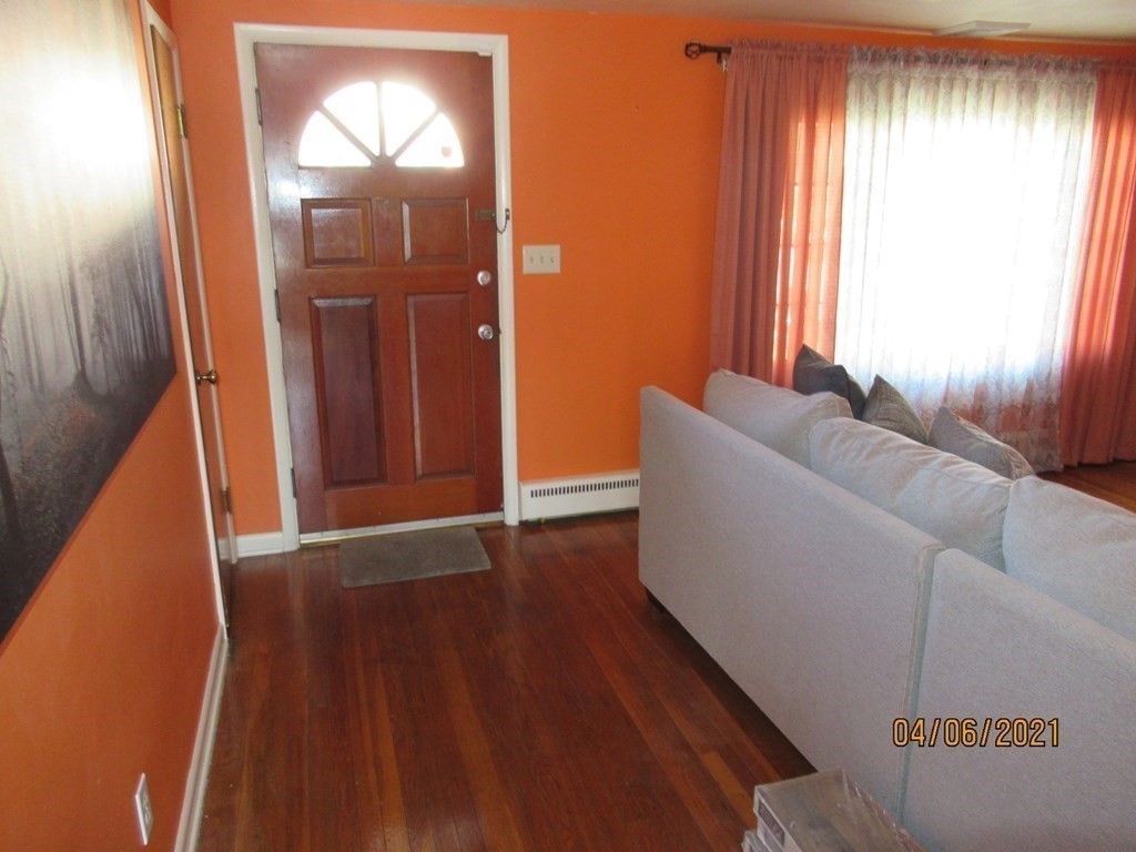 28 Glencoe Street Springfield, MA 01104 - Photo 13 of 38 Gallery Image 13