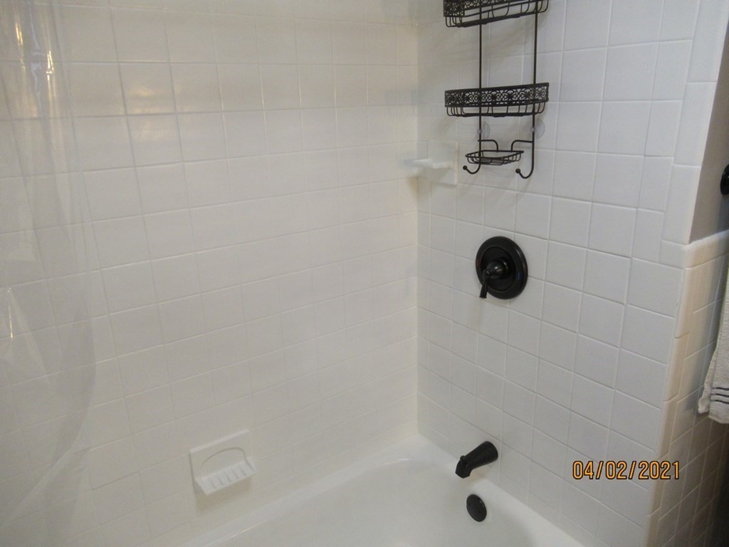 28 Glencoe Street Springfield, MA 01104 - Photo 22 of 38 Gallery Image 22