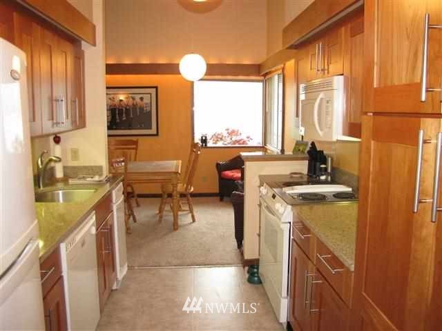 104 Spader Bay Road, Unit 11 Chelan, WA 98816 - Photo 5 of 15 Gallery Image 5