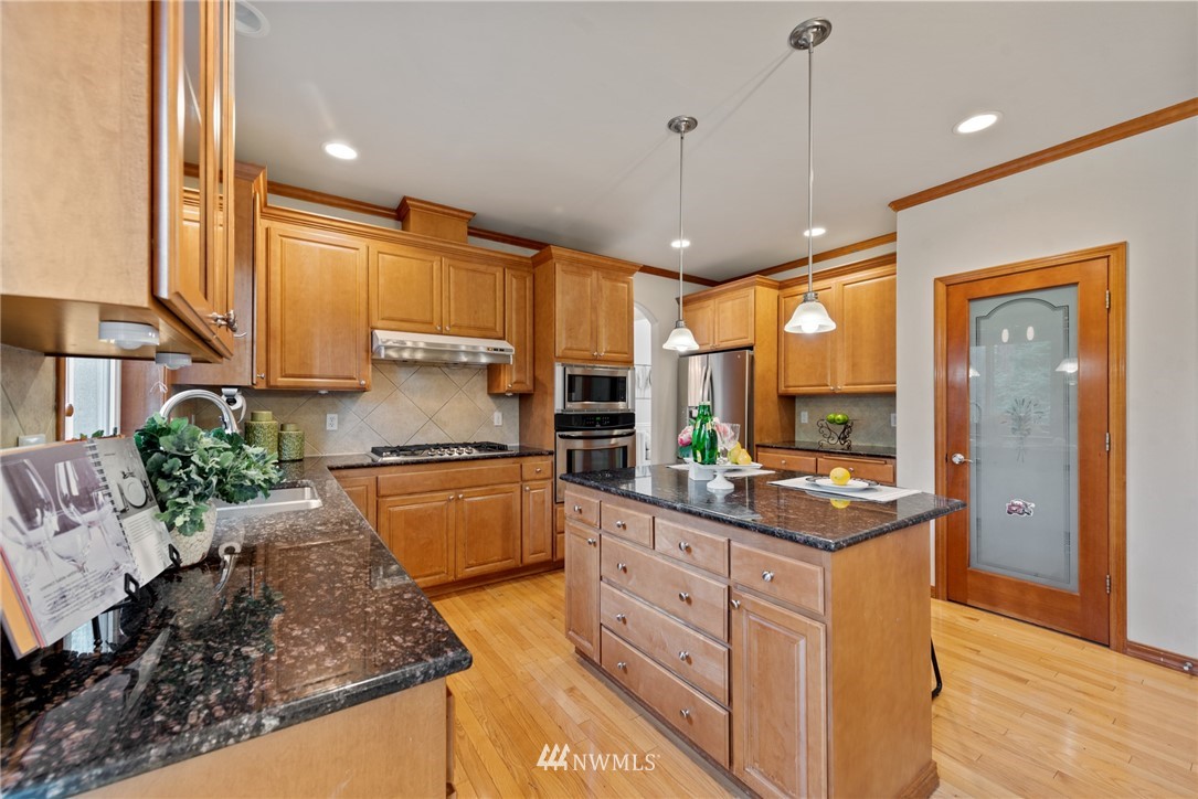 21415 37th Avenue Southeast Bothell, WA 98021 - Photo 11 of 29