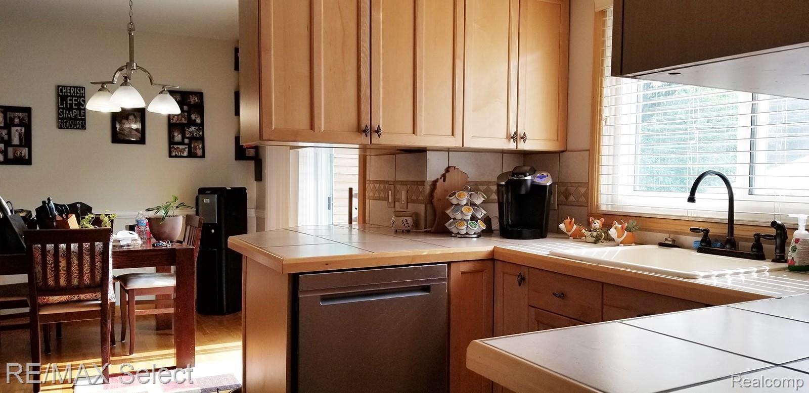 4461 Stoney Ridge Road Flint, MI 48507 - Photo 12 of 68 kitchen 8.jpg
