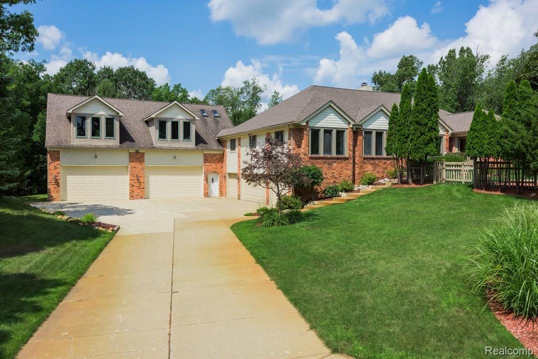 1261 Pine Ridge Road Milford, MI 48380 - Photo 7 of 90 AB6A0008.jpg